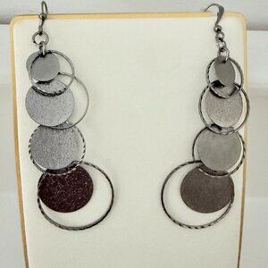 🖤 Silver Tone Multi-Circle Dangle Earrings – Modern Statement Style 🖤